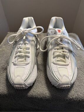 Synthetic Leather Size 7 NWOT Nike Shoks TL Sneakers No Box